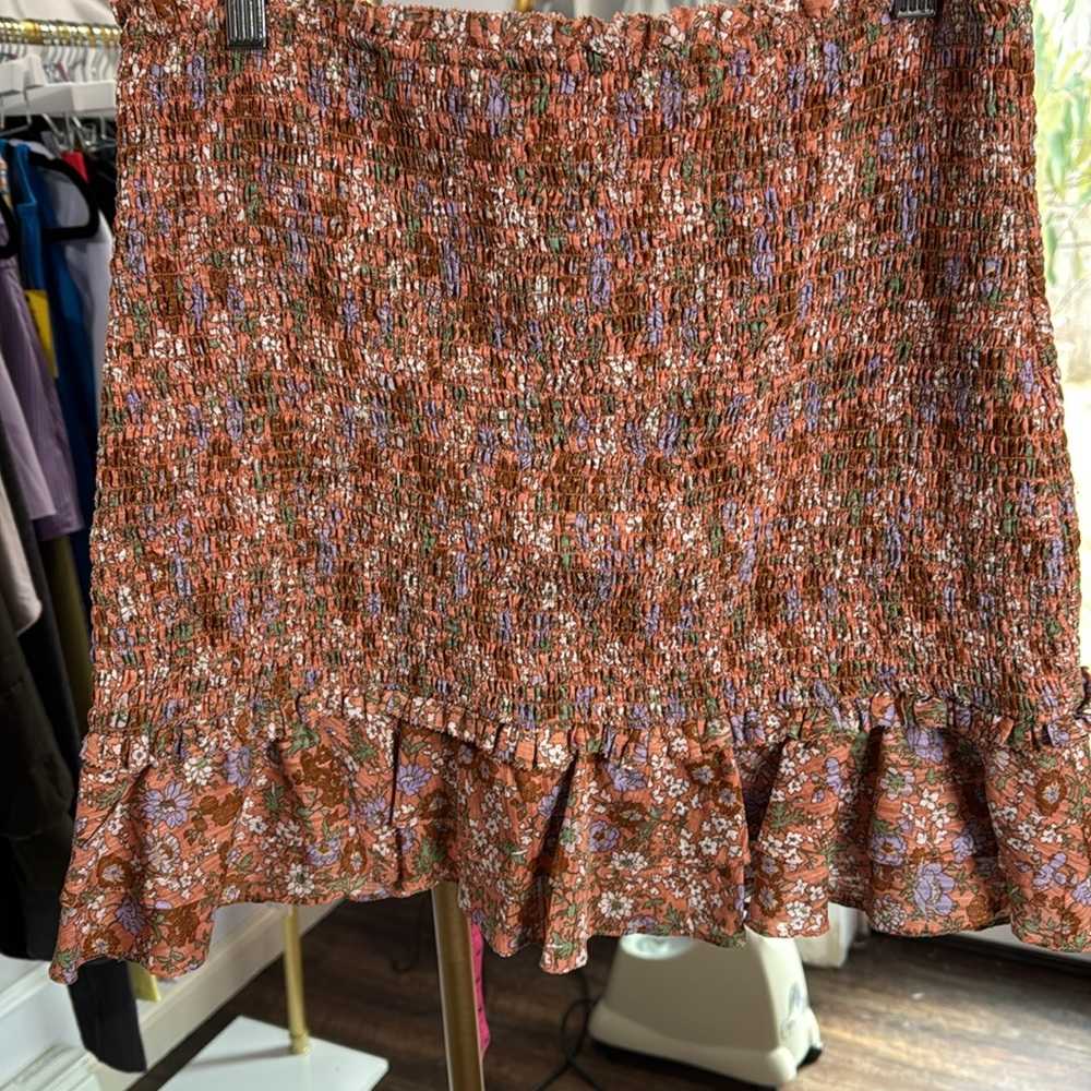 Veronica Beard Melodie Miniskirt in Coral Floral Print - Picture 6 of 6